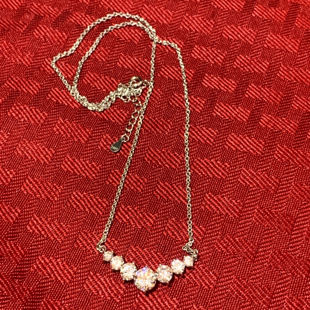 Elegant Silver Necklace with Crystal Accents